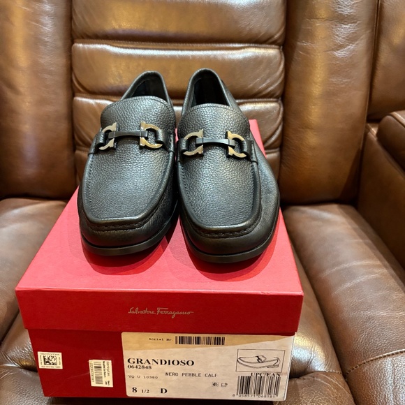 Ferragamo Grandioso Gancini Black Leather Loafers Size 8.5 Free Shipping - Picture 1 of 5
